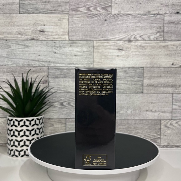 SOLD BNIB & Sealed Retrouvé Balancing Facial Oil ➕Samples RV $190 - Picture 3 of 15